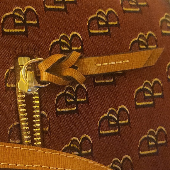 Dooney & bourke rose black gold same size to mustard - Picture 7 of 11